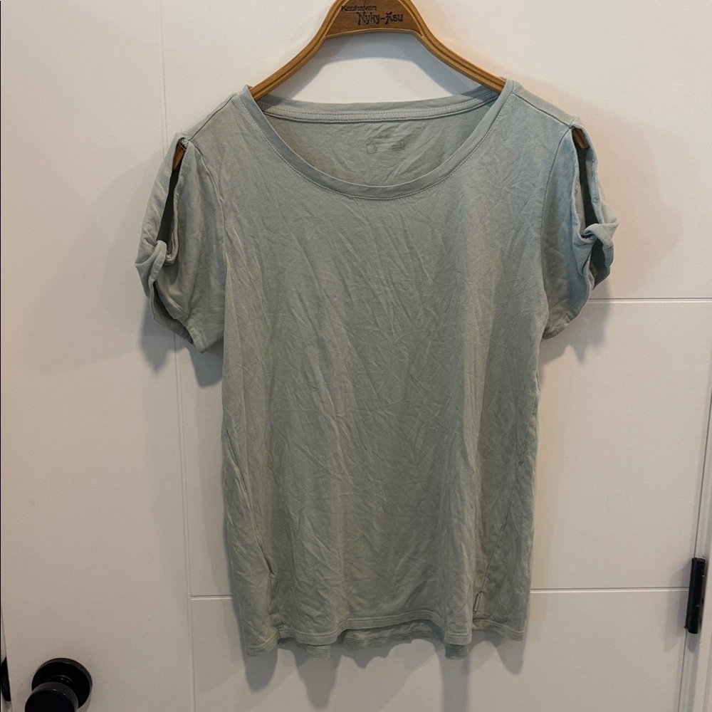 Eddie Bauer Casual Women's Top in Light green size medium